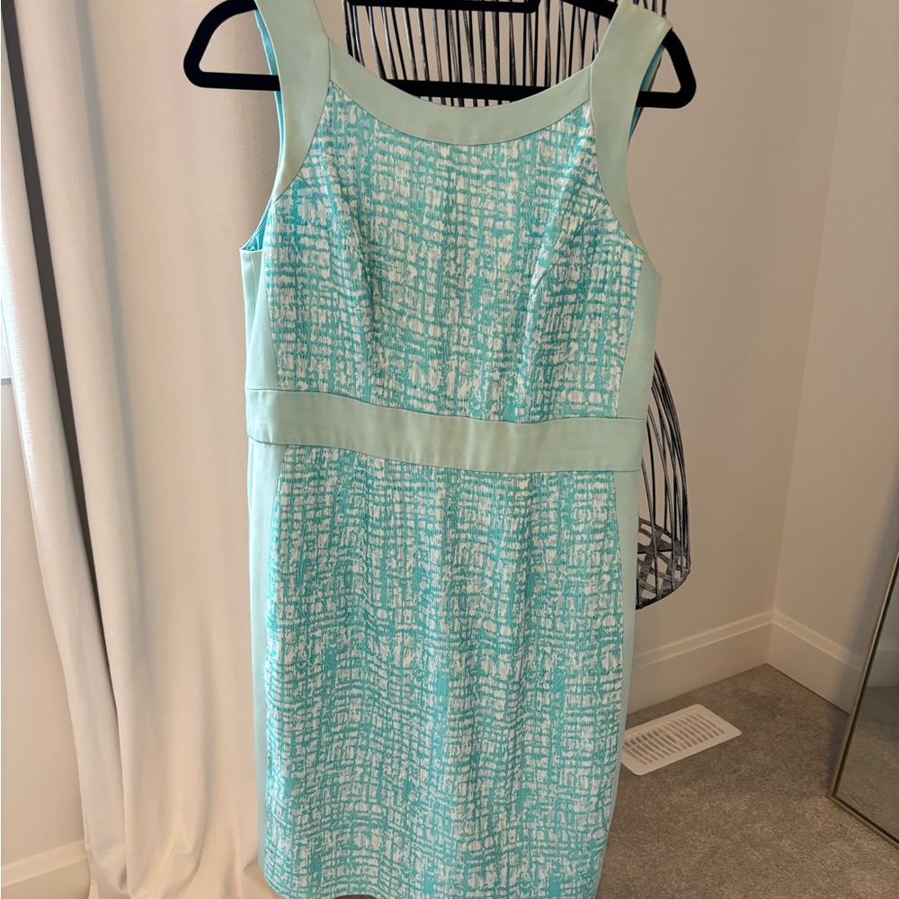 Elegant Mint Green Sleeveless Dress